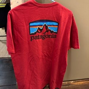 Patagonia men’s tee large